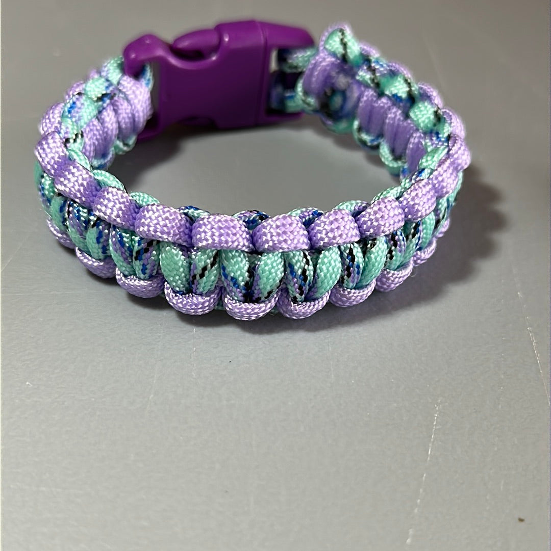 Paracord Bracelet - Light purple & blue! - 8" diameter