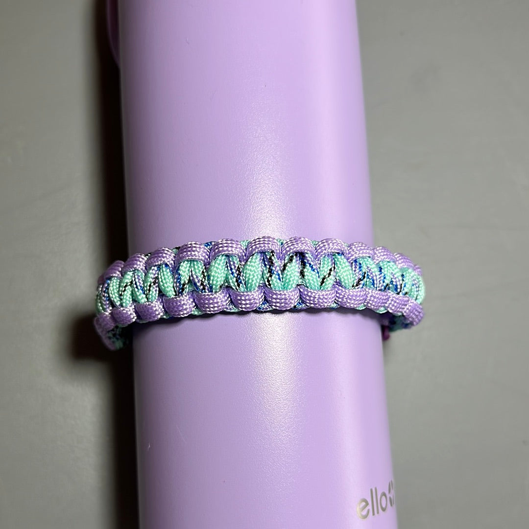 Paracord Bracelet - Light purple & blue! - 8" diameter