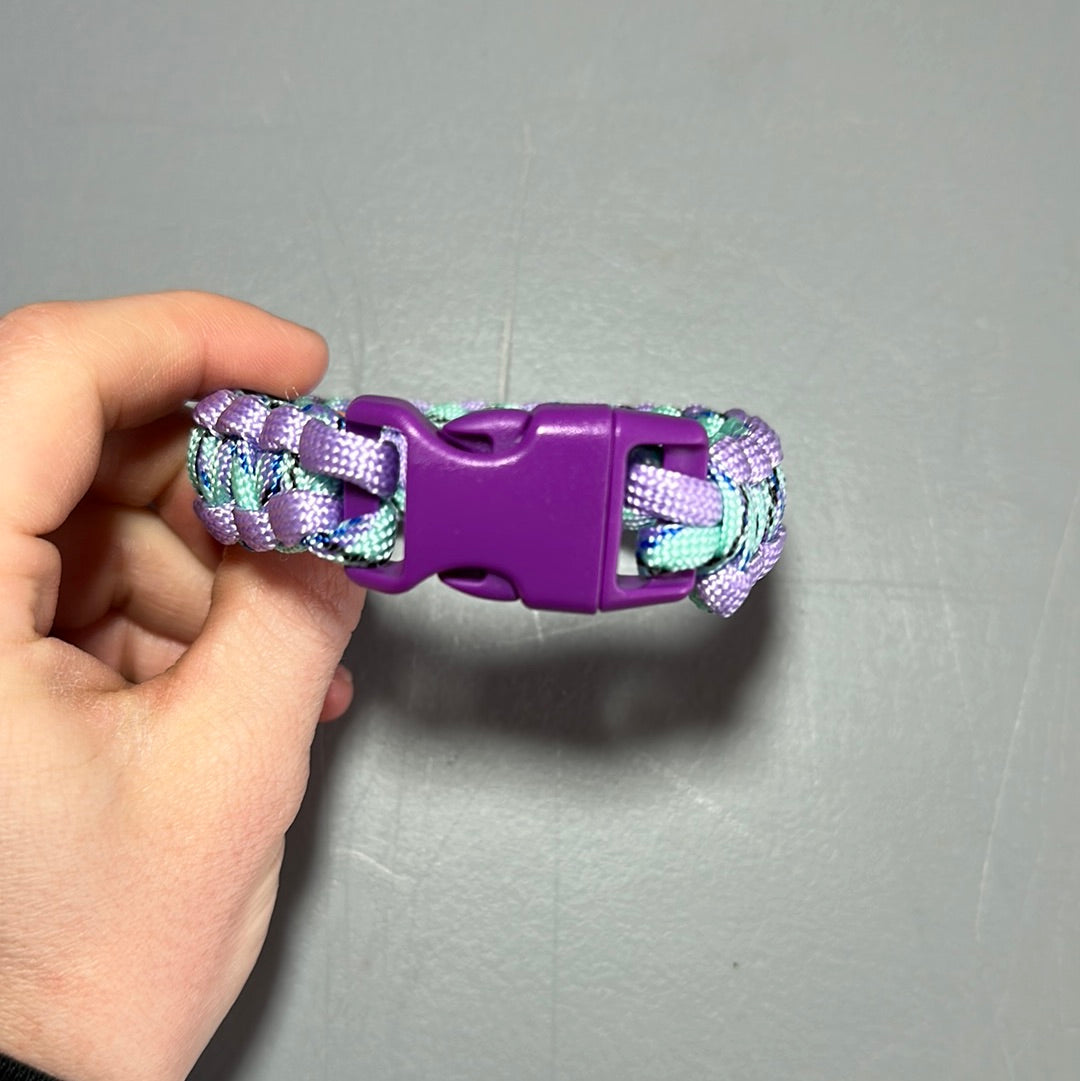 Paracord Bracelet - Light purple & blue! - 8" diameter